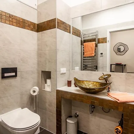 3 エプフェル デザイン アパート *